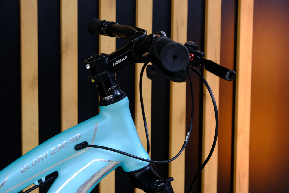 LORAK GLORY 250 HD Матовый Светло Голубой/Серебристый рама 17 (на рост 155-173)